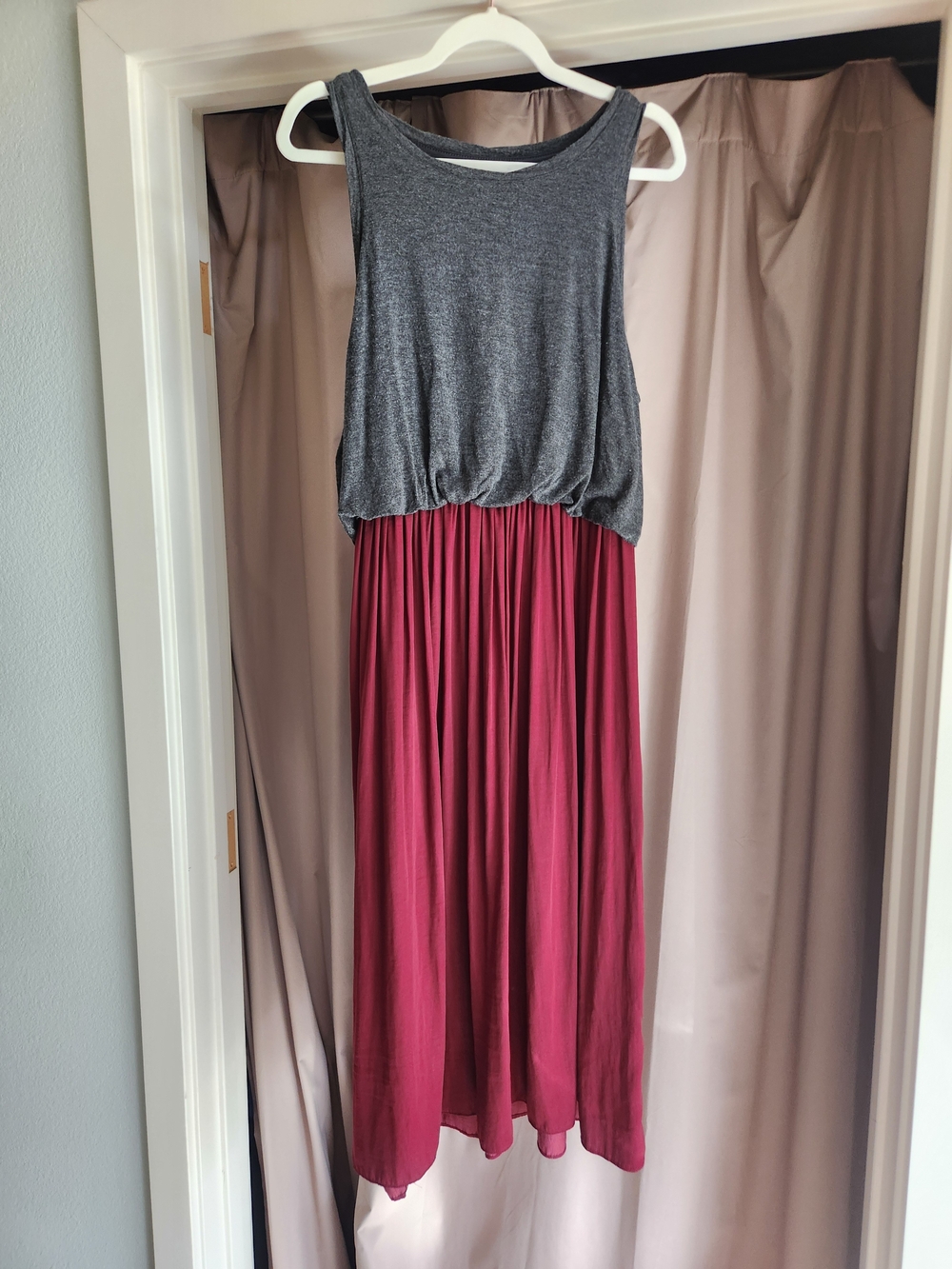 LOFT Heather Gray Crewneck Knit Top